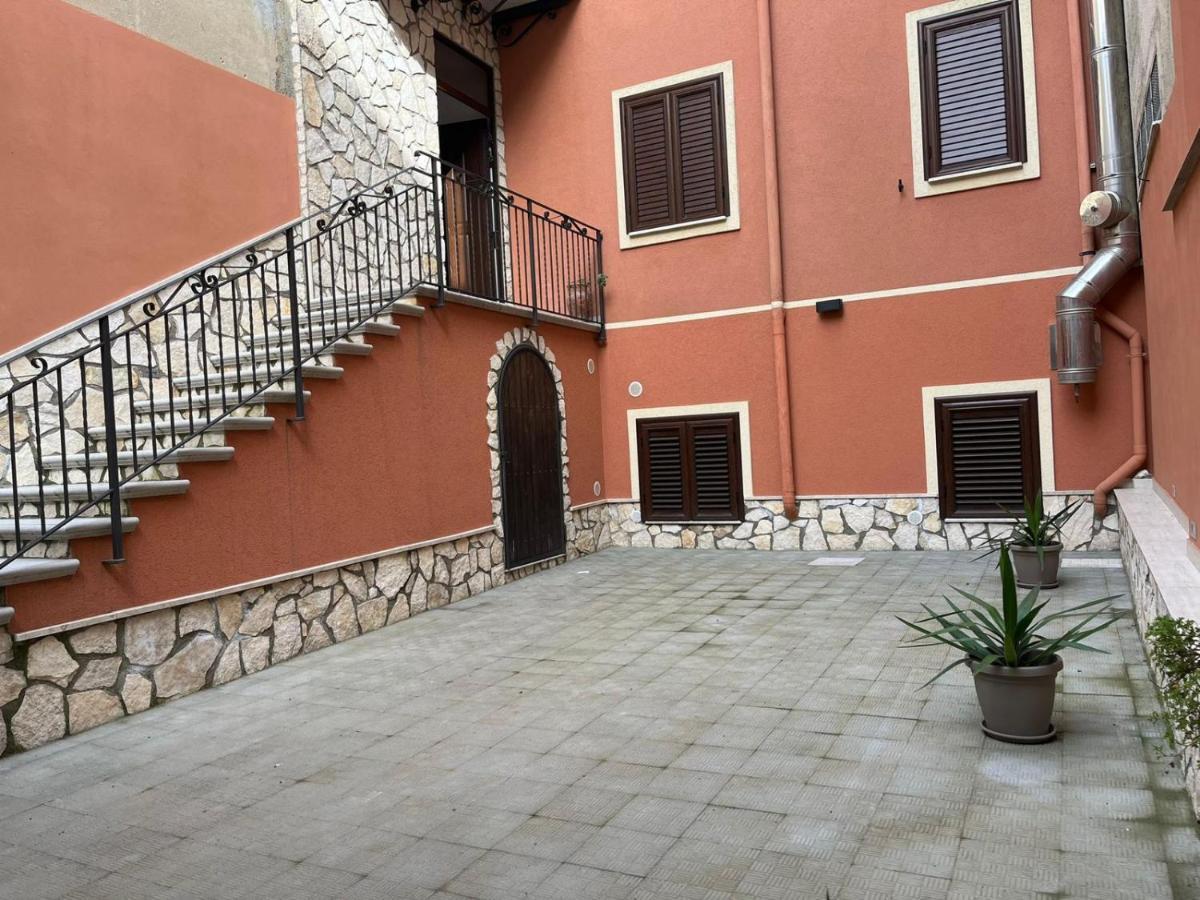 B&B Alessia San Cataldo  Buitenkant foto